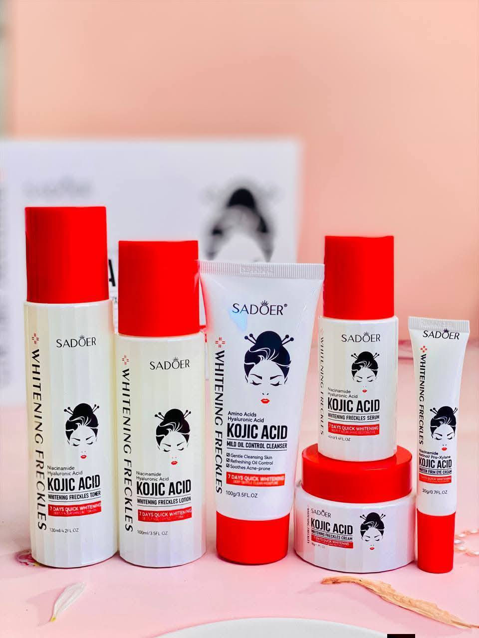 ✨ السر الكوري لبشرة زجاجية ومشرقة ✨
بكج KOJIC ACID السداسي المتكامل - الإصدار الأصلي 🇰🇷🧴
استعدي للتحول الجذري! 💁🏻‍♀️ قولي وداعاً للبقع الداكنة، الكلف، وآثار الحبوب مع أقوى مجموعة تفتيح متكاملة تعتمد على سحر "حمض الكوجيك" الياباني المنشأ والكوري التطوير. 🇯🇵➡️🇰🇷
📦 محتويات البكج (6 قطع للعناية الفائقة):
• 🧼 الغسول المنظف: رغوة لطيفة تنظف المسام بعمق وتزيل الشوائب.
• 💧 التونر الزيتي: ينعش البشرة ويعيد توازنها ويقبض المسام الواسعة.
• 🧪 سيروم المعالجة: قطرات سحرية مركزة لتفتيح التصبغات العميقة.
• 🧴 لوشن التبييض: يمنح جسمك ووجهك نعومة الحرير وإشراقة فورية.
• 🌙 كريم الوجه المرطب: يحمي بشرتك من الجفاف ويحبس الرطوبة داخلها.
• 👁️ كريم تحت العين: المختص في محاربة الهالات السوداء وعلامات التعب.
#العنوان عمارة شاكر رضا طابق الارضي كوزمتك امير مجاور احمد فضه


**إذا كنت صاحب هذا الإعلان وتريد حذفه لأي سبب، رجاءا أرسل رسالة إلى الدعم الفني**