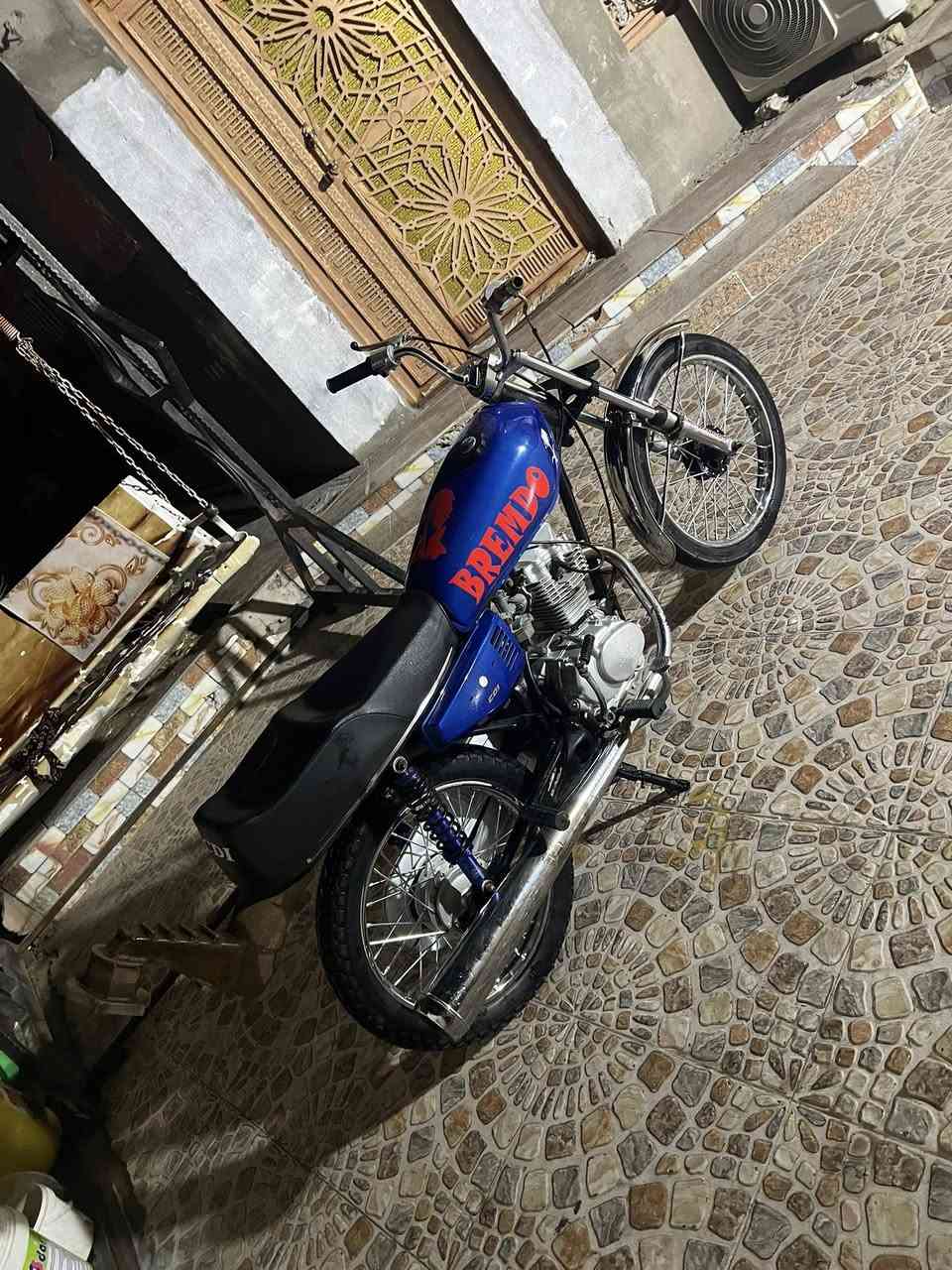 سلام عليكم دراجه ايراني نامه  اوراق مديل 2020 جاهزه دراجه اوراق اصولي شلعه ومعدل تخبل دراجه محرك نضيف مكفول من نضوح ومن صوت من دخنه كله مكفول ضفيره وباتري وياها سعر 800قفل مكاني بصره ابو الخصيب رقمي ***********
