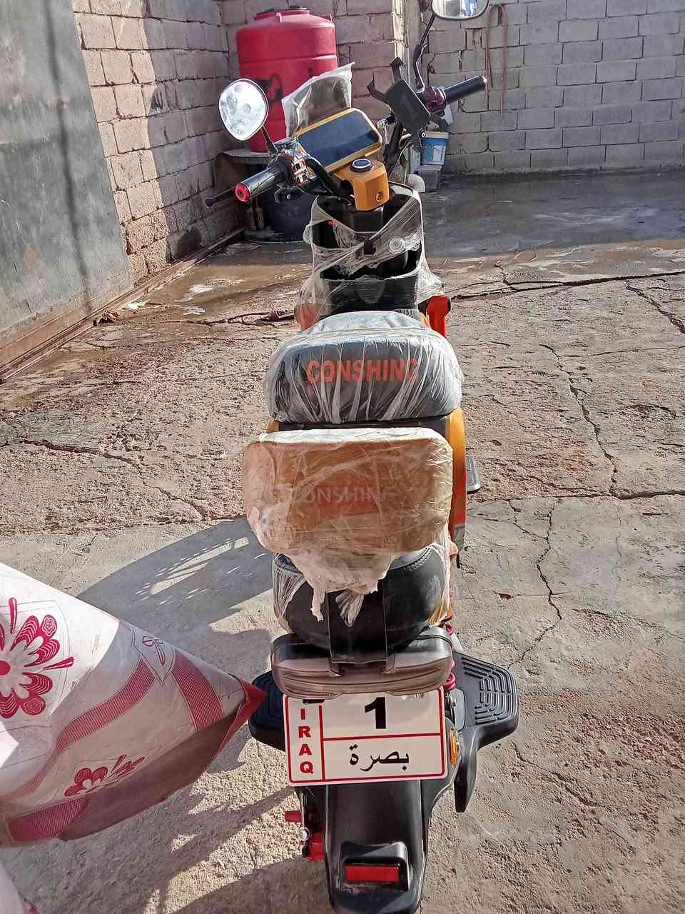 السلام عليكم ورحمة الله وبركاته
دراجه اكس تسعميه دراجه جديده استخدام شهرين 
مواصفات 
1خمسه بطاريات 32 امبير 12فولت 
2ملف الفين 
3بصمه وسويج 
4كشن خلفي ومامي طبي 
5دروعه صفح حماية 
6لايت زنون بل درع كذالك وعالي ناصي 
7بريكات دهن هدروليكع
8,مسافه تمشيك 80كيلو 
9بعد بيه مواصفات خير من الله 
سعره 450وبيه مجال قليل 
***********
جزيره شط العرب
