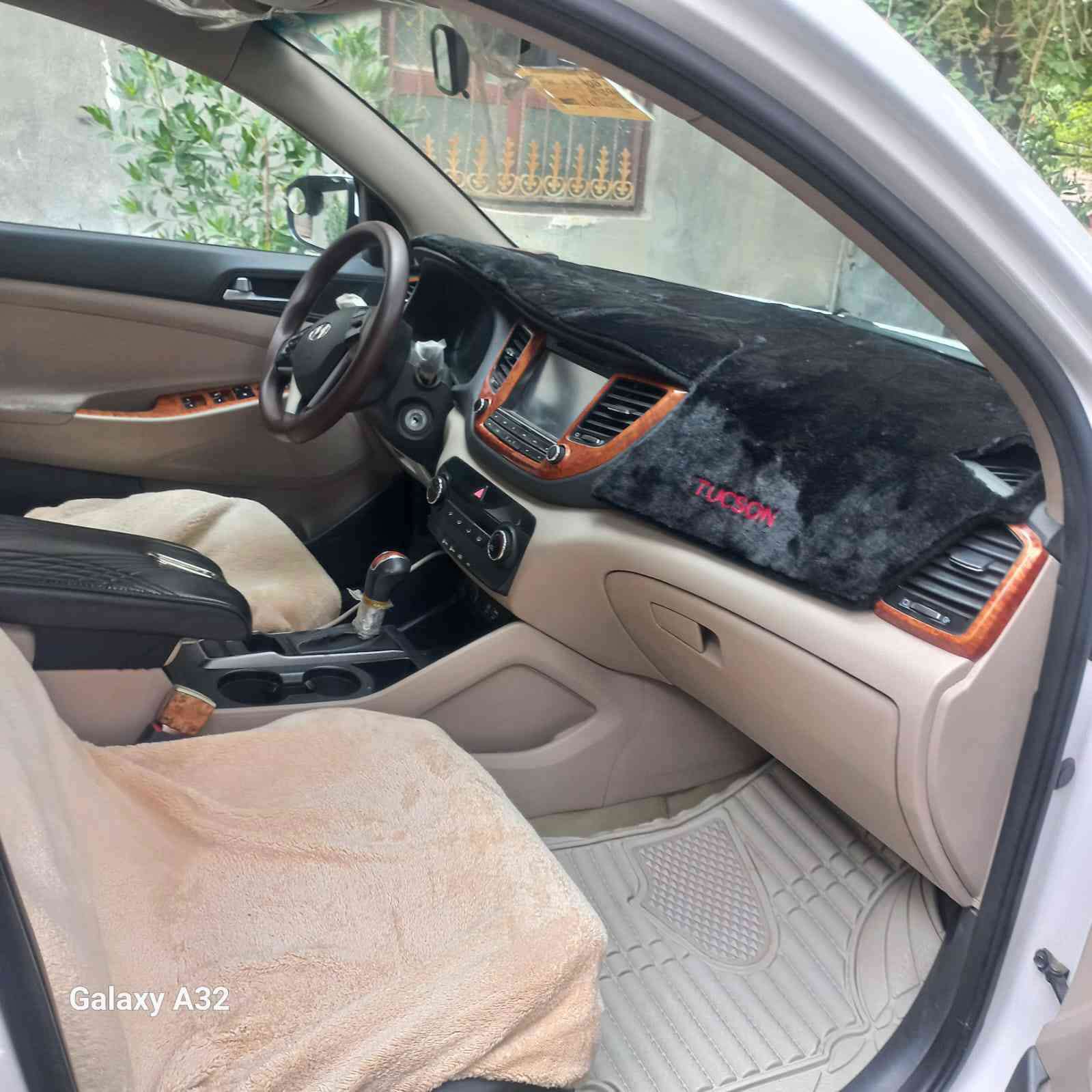 السلام عليكم توسان 2016خليجي كوري سايدبريك بالقدم مكفولة من تبديل وباردماعدا كارت قليل جدأ بالبنيداثرتكشير غسل جديدة جدأ رقم بغدادانكليزي الدولي الجديدبأسمي سنوية لغاية 2030 ماشية 133kmمحرك كيرعلى الشركة مامفتوح بي برغي شرط الفحص سبيرمانازل استخدام نظيف السعر168مكان بابل للاتصال ***********
