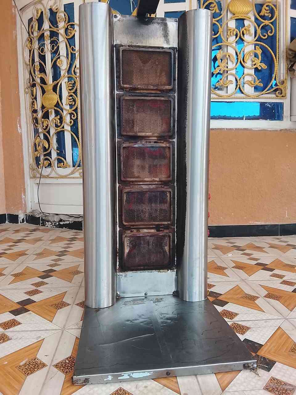 شوايه كص للبيع خمس عيون نظيفه جدا وياها صونده ومنظم وصينيتين وشيش الكص عنواني بابل رقم التلفون بي واتساب ***********
