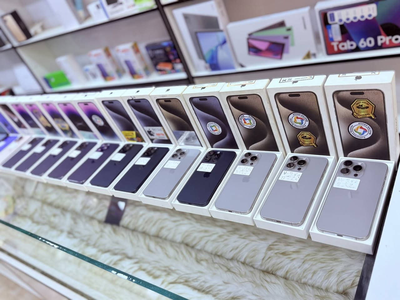 السلام عليكم ورحمة الله 
زبائنه وحبايبنه توفر جميع الاجهزه اندرويد ايفون جميع الفئات
نضام البيع نقد واقساط ماستر الرافدين فقط
متوفر اجهزة جديد ومستعمل 
ايفون بجميع الفئات المستعمل اصلي ماستر او شرق اوسط حصرا
نضافه عاليه جدا غير داخل صيانه نهائي 
ضمان المستعمل شهر بعد البيع ضمان حقيقي 
استفسار اكثر راسلوني او اتصال ***********
وتساب ماسنجر @إشارة
#العراق
#مشاهير
#مشاهدات @الجميع
