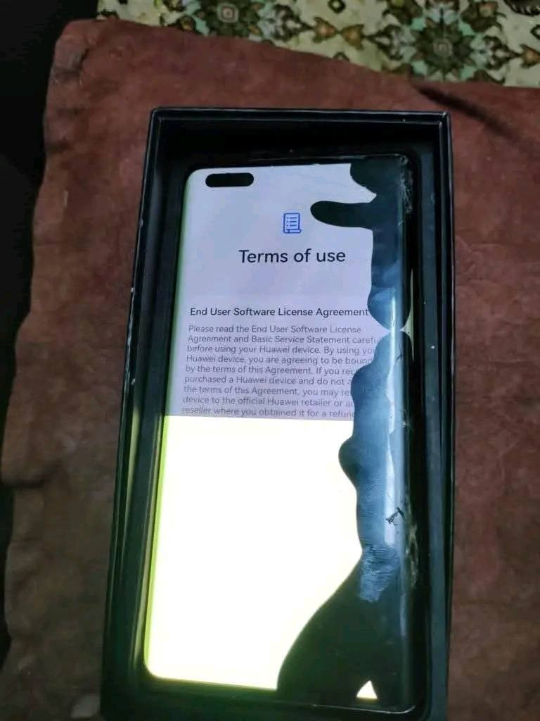 Mate 40pro مكسور شاشه

Mate20pro عطل بلخريطه شاسه شغاله وبطاريه ممتازة


**إذا كنت صاحب هذا الإعلان وتريد حذفه لأي سبب، رجاءا أرسل رسالة إلى الدعم الفني**
