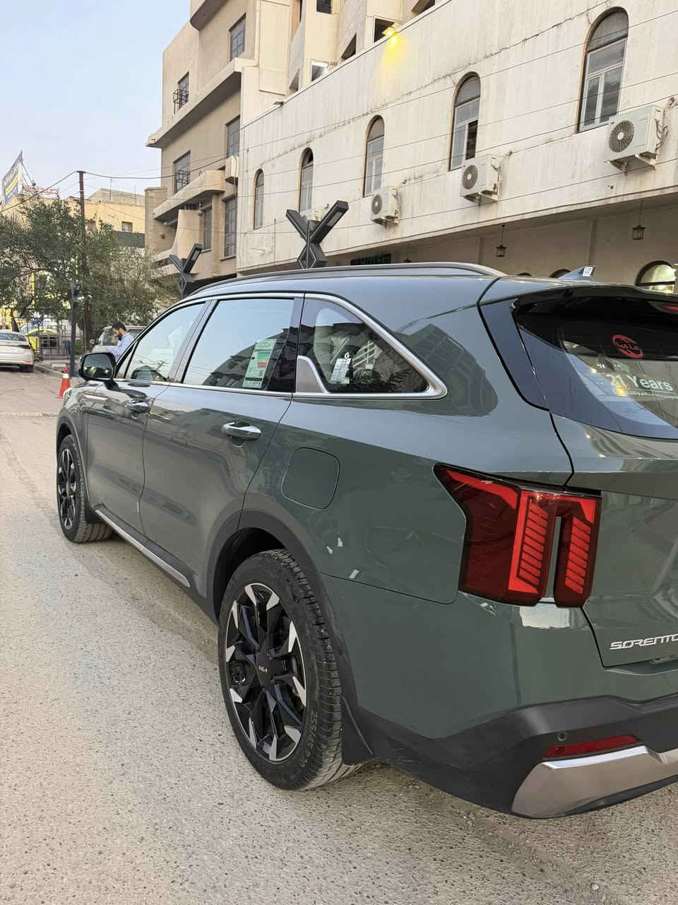 السلام عليكم للبيع سورنتو 2025 ضمان الدولية بعدهي بلضمان 5سنوات لون زيتوني ماشية 2300k فول واحد على واحد 6سلندر فور ويل كشنات تدفئة تبريد بصمة داتشو كير ماوس جلد كشنات سبعة راكب فول واحد على واحد بانورما جنطة كهرباء اي استفسار الاتصال على الرقم ***********
