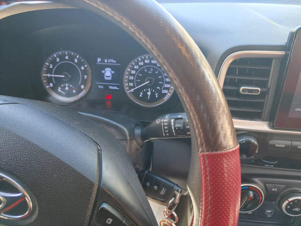 هيونداي فينو 2021  الضرر فقط جوة قبق البنزين صبغ الباقي مكفول وبيها كم رصعة خفيفات حيل بل قمارة مو حالوب  للعلم اني صاحب السيارة كفالة عامة ماشي 81000 الف كيلو السعر 138 وبيها مجال الاستفسار على هذا الرقم ***********
