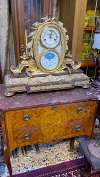 ساعة فرنسية • برونز مطلي ذهب • مكاني