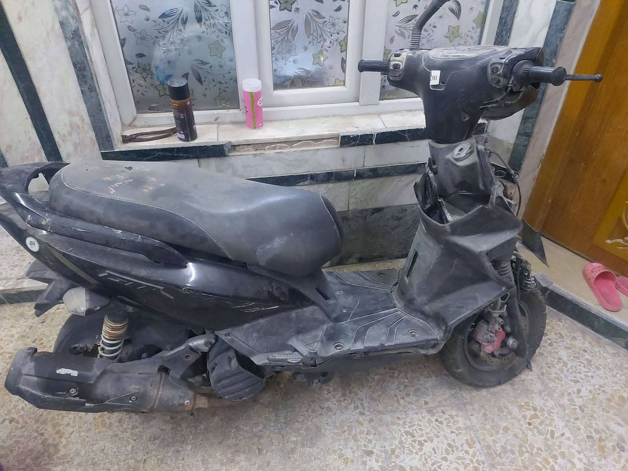 دراجه JTR مال رمبه محرك مكفول ممفتوحه كهرباءيات كله شغال على الفحص
تعرضه لحادث كما موضح بالصوره *********** مكانهه بغداد دراجه شغاله سعر 500 بيهه مجال بسيط
