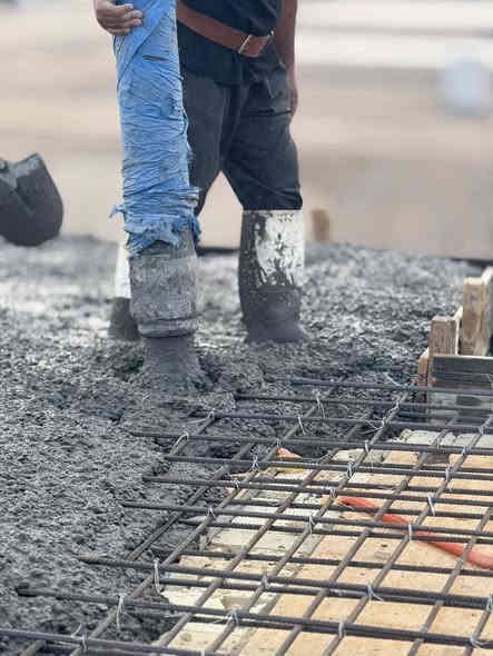 تم بحمدالله صب سقف منزل مساحة 150 م في الطوبة والنخيلة للمقاول ابو مصطفى مدير مكتب الوائلي للمقاولات العامة تم الصب بقوة انضغاط C35 حقيقي

#للصب_المركزي_الجاهز في محافظة البصرة 

بنسب وكميات صحيحة ١٠٠٪؜

المواد مفحوصة مختبرياً 

المواعيد دقيقة وثابتة 

خبط درجة اولى ونسب حقيقية 

للتواصل ***********

حسين المنصوري #للكونكريت_المركزي_الجاهز
