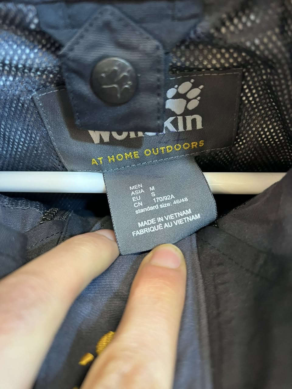 jackwolfskin
orginal
size _M
بەکار نەهاتوو
توصیل جمع
بالە غیر مستخدم
***********
