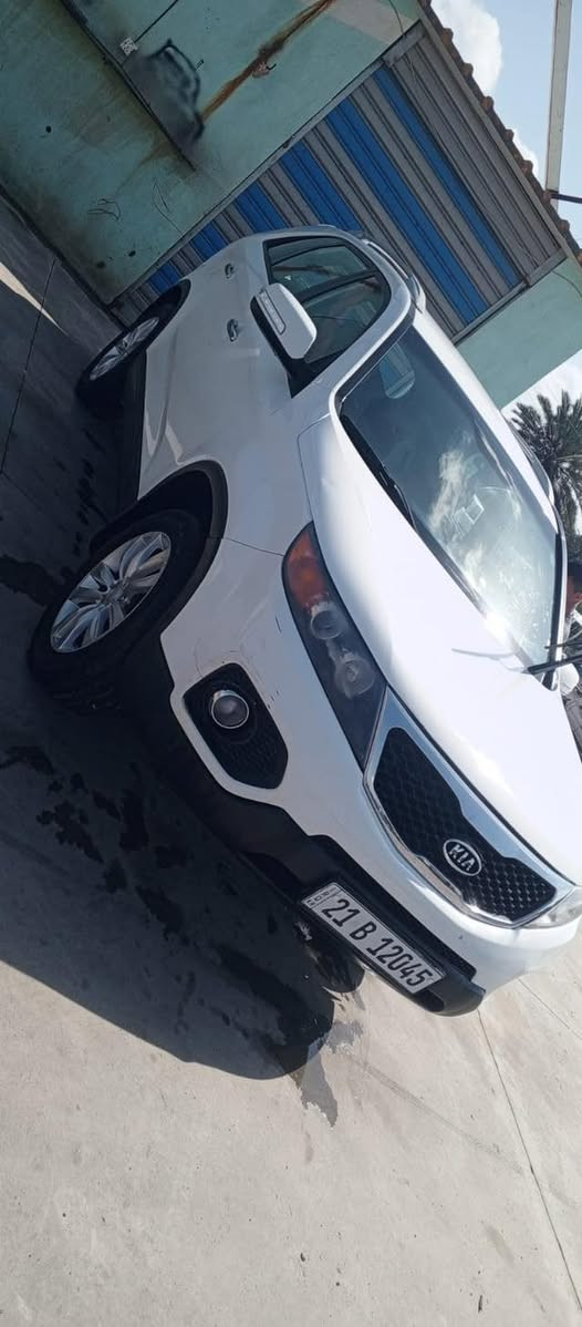 يا الله
كيا سورينتو ٢٠١٢ خليجي رقم سليمانية دولي مكينه ٢٤٠٠ دوش السياره كفاله عامه صبغ كير مكينه كلها كفاله
مواصفات 
سبعه راكب
ثلاث قطع تبريد
مري شفط
اشاير بالمري
داخل لونين
ويلكب
وبعد بيها مواصفات 
سعرها ١٤٥ وبيها مجال مكان السيارة دجيل

 ***********
