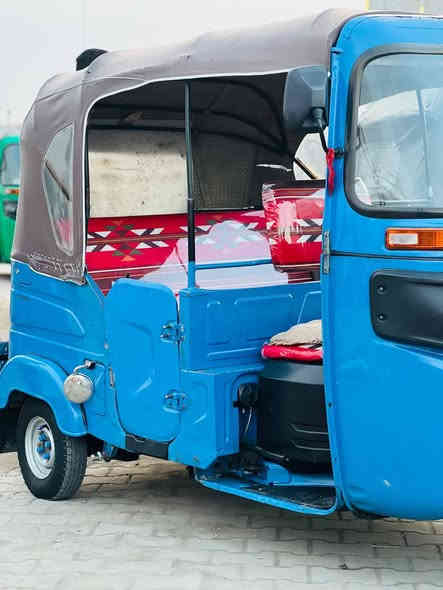 تكتك للبيع باجاج موديل 21 بسمي جاهزه مكاني بصره السعر 7 ونص.  ***********
