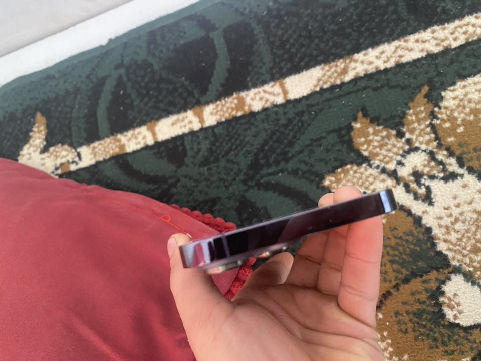 ايفون 14برو ماكس كلش جديد زلق ما بي ذاكره 256 بطاريه معلايه 100الجهاز ما مفتوح  سعر 950 /***********
