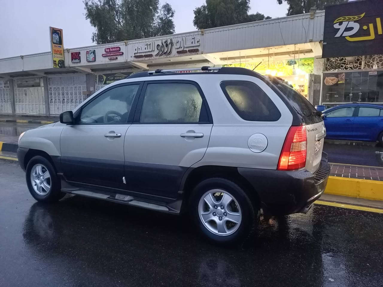 السلام عليكم سبورتج
محرك ٦ سلندر فول مواصفات بيه ٣ قطع صبغ بلا معجون ماشيه 150
مكينه شرط كير شرط  مكان موصل الايسر 
سعر مناسب حيل 95 تواصل ***********
