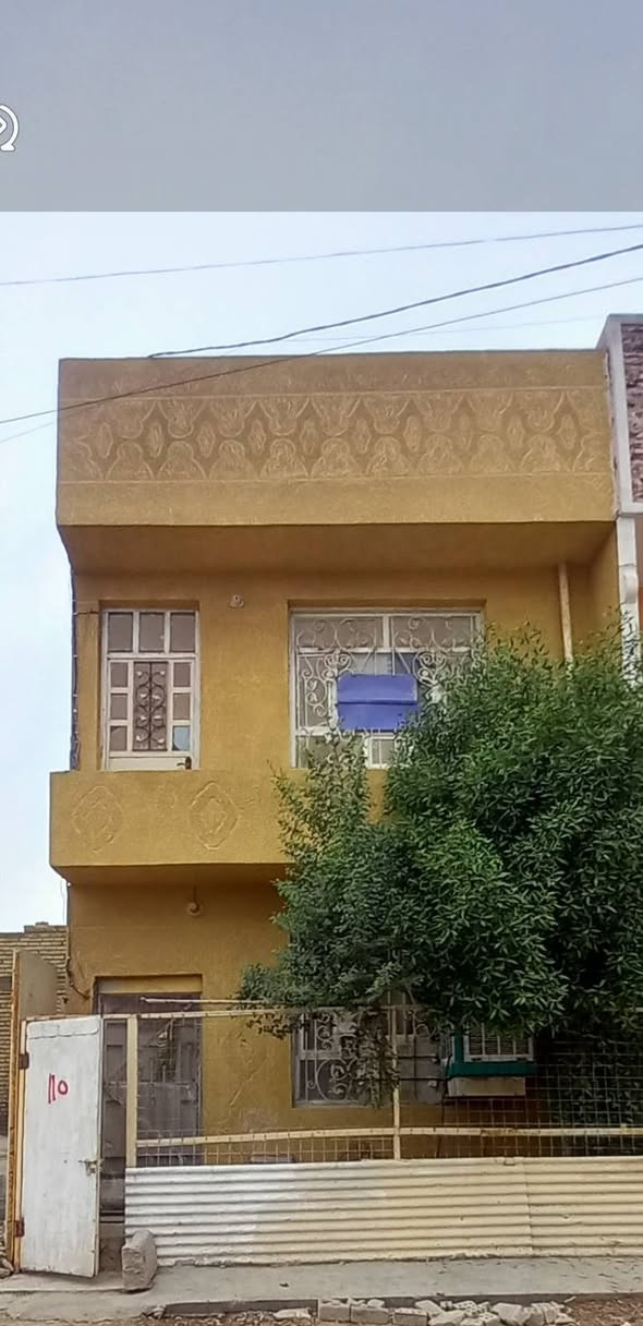 السلام عليكم دار للبيع 
الدوانم شارع سكله  ابو موسى ٥٠ متر طابقين الواجه ٥ النزال ١٠ خدمات كامله  
الاستفسار ***********

