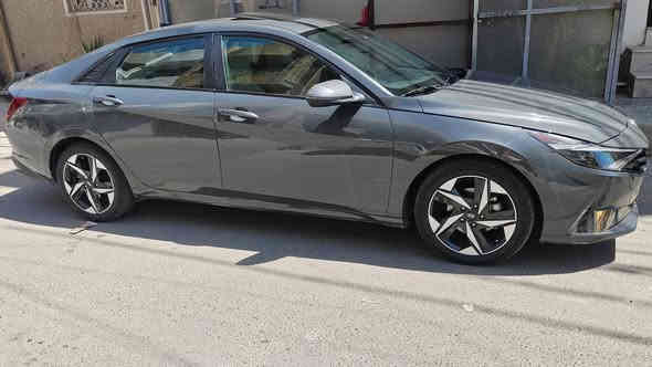 السلام عليكم
بيع مستعجل بسعر مناسب
النترا ٢٠٢٣ فول مواصفات ضررها جاملغ واباب خلفي والسونار موجود بألمنشور ويه الصور
السياره بأسمي تحويل أو وكاله اني حاظر
السعر ١٤٥$
***********
