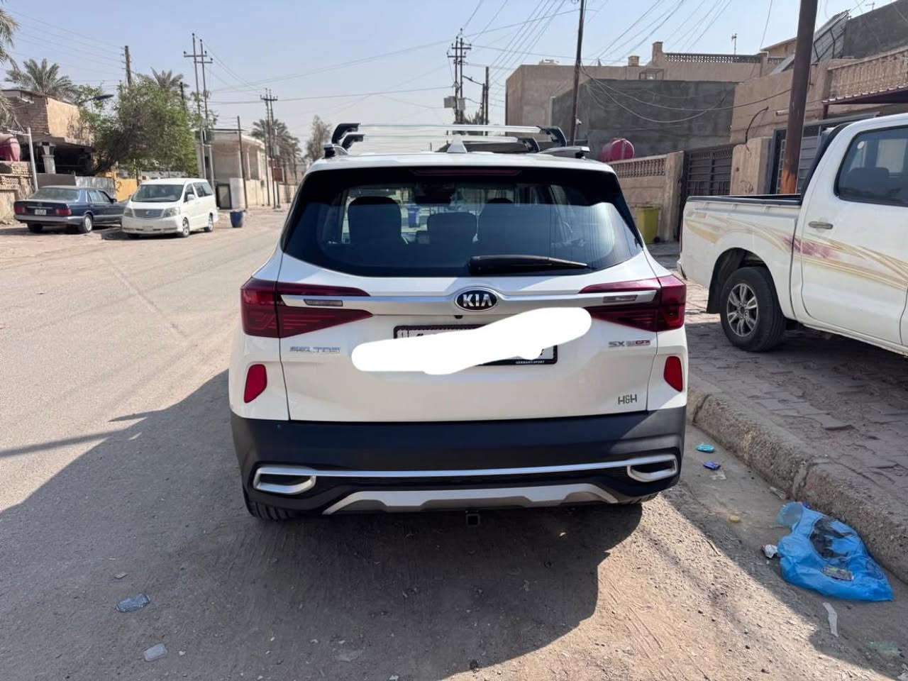 ⸻
🚗 للبيع كيا سيلتوس 2021 – فول ما عدا البانوراما

🔹 النوع : كيا سيلتوس
🔹 سنة الصنع: 2021
🔹 ناقل الحركة: أوتوماتيك
🔹 الوقود: بنزين
🔹 الحالة: استعمال شخصي – نظيفة

✨ المواصفات:
✔ شاشة وسطية كبيرة
✔ تحكم استيرن جهتين 
✔ تدفئة بالكشنات
✔ كاميرا خلفية
✔ حساس امامي خلفي
✔ بصمة تشغيل
✔ مقاعد جلد
✔ تبريد قطعتين 
✔ ثلاثة انظمة قيادة
✔ مري كهرباء
✔ شحن لاسلكي

📌 ملاحظة مهمة:
🔹 بيها حادث خفيف بالبنيد فقط
🔹 ما مأثر على الشاصي ولا الميكانيك
🔹 الفحص موجود والبيع على الفحص

💰 السعر: (15000 $)
📍 الموقع: (البصرة)
📞 للتواصل: (***********)
