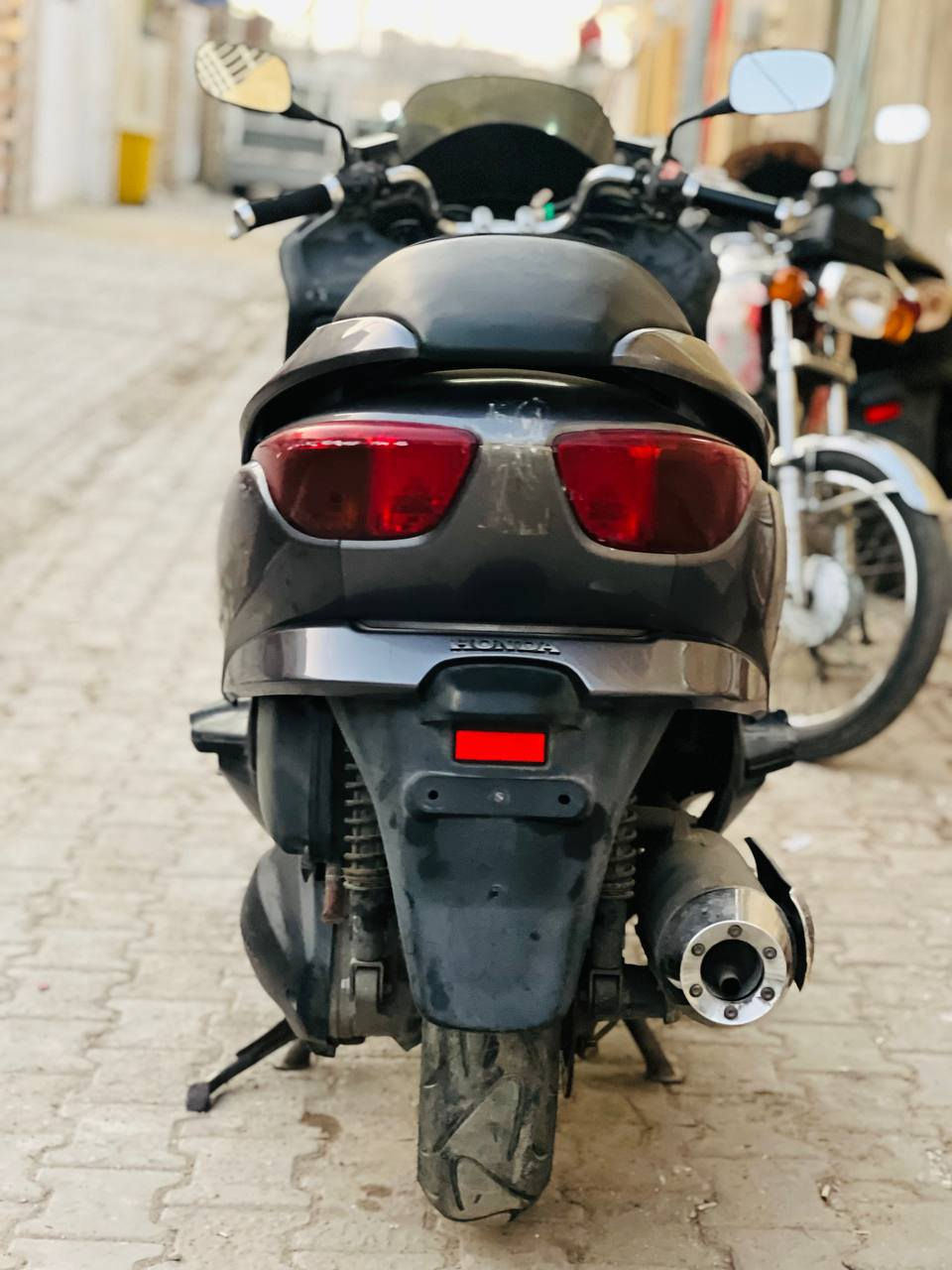 فوزه 08 نضيفه صارلها سنه عندي دراج رمبه كفاله عامه محرك مكفول
السعر 1100 بيه مجال ‏‪***********‬‏
