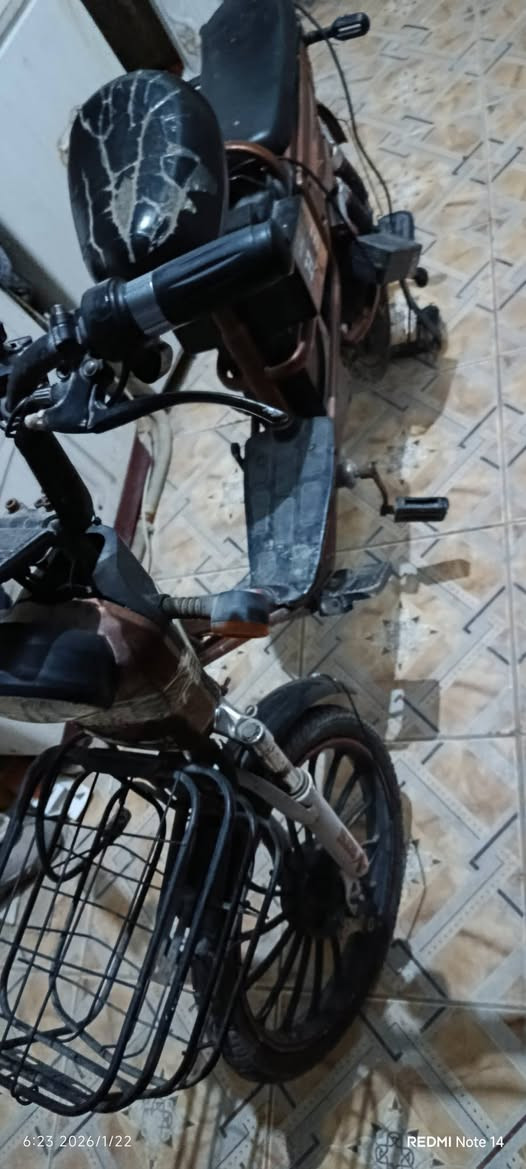 السلام عليكم عندي شحن حجم 20 مستخدمه  بطاريات جديده كهربائيات جديدة  كلها شغاله مكفولة من كلشي  مكاني بصره ابي الخصيب عويسيان  سعر 250  بيها مجال  هاذا رقمي ***********
