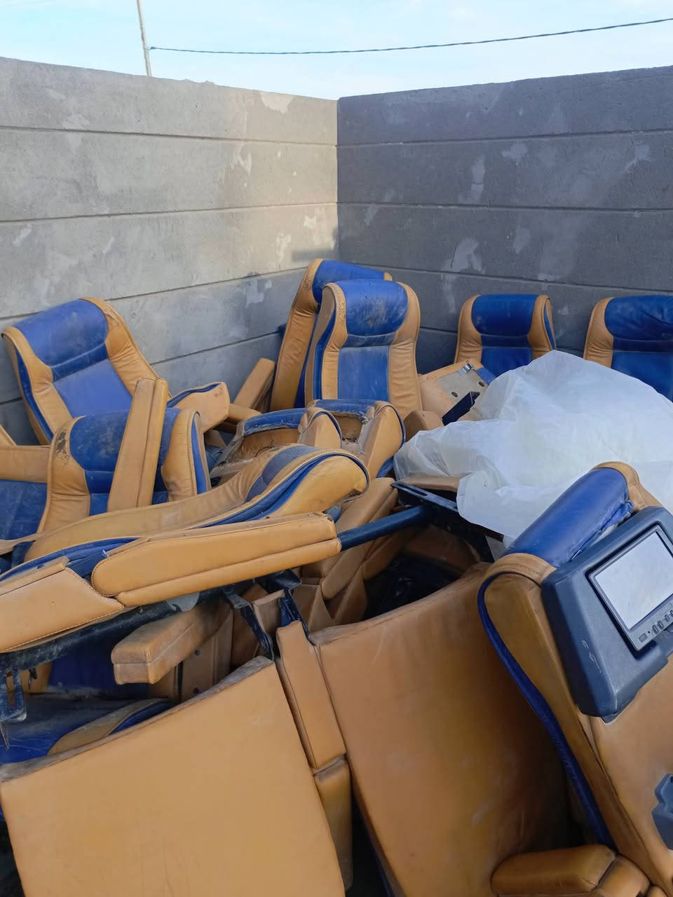 سلام عليكم كشنات فيئي بي لبيع ٤٠ نفر ٤ ورقات نجف  ***********
