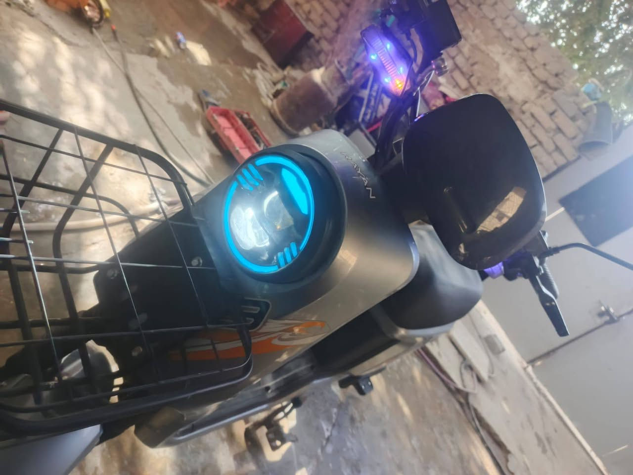 دراجه شخنR9 جديده بصمه وبلوتوث للبيع سعر ٦٥٠ بيها مجال بصيط الشراي ***********
