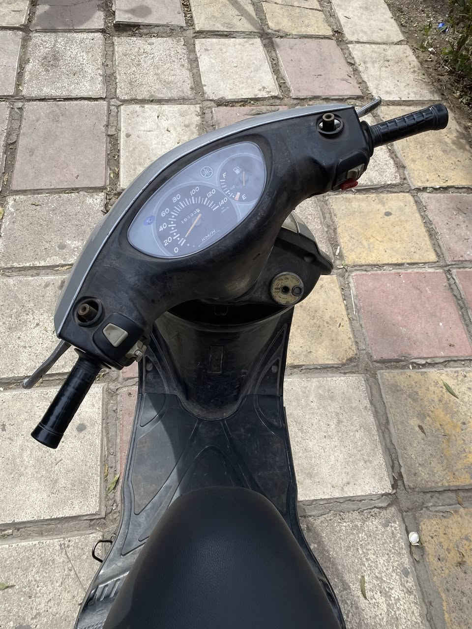 بريز لايت جوه 140 
دراجه بلاديه كلشي ممفتوح بيها ع وضعها كهربائيات كلشي شغال بيها السعر ٦٥٠ 
مكاني جسر للسنك ***********
