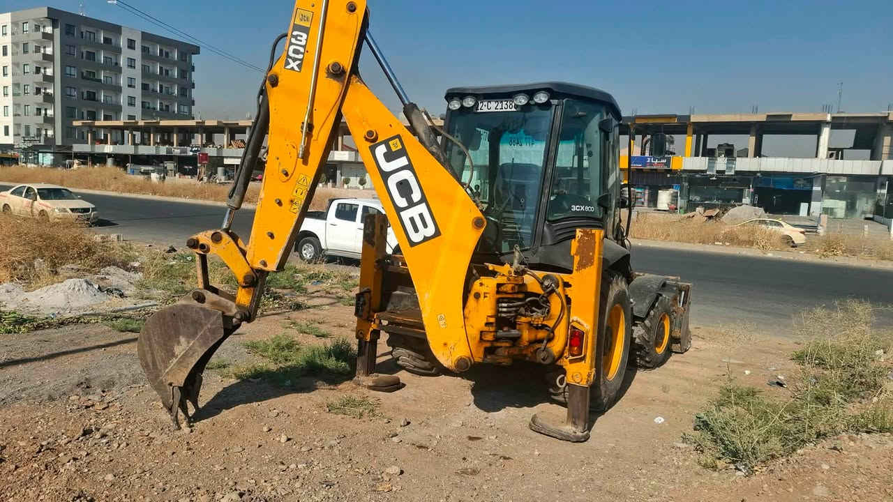 للبيع  jcb موديل2012 رقم سنوية جديد اربيل مكان اربيل ***********
