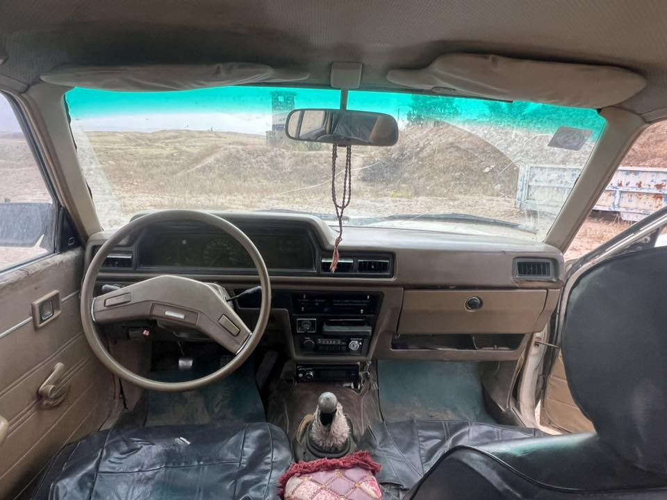 للبيع كراون ١٩٨١ سنويه جديده بسمي محرك بلادي سعر ٣٠ رقم الهاتف ***********
