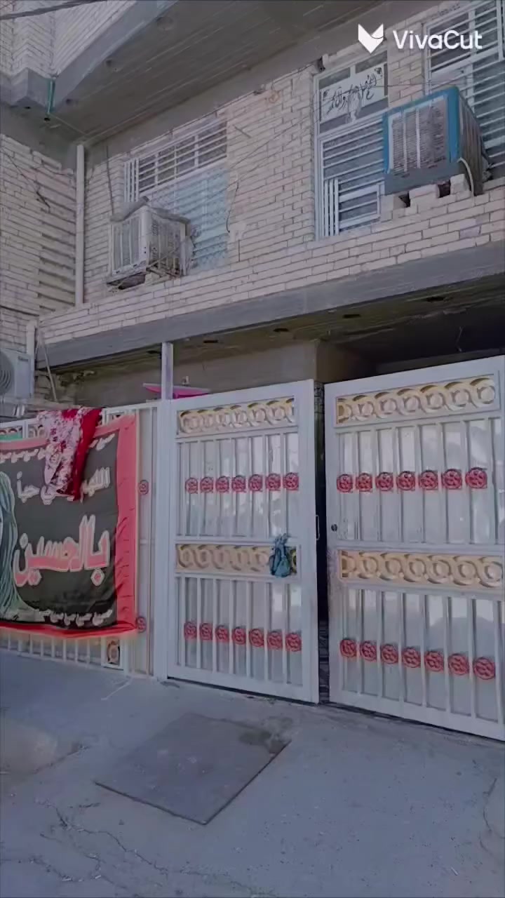 بيت للبيع مساحة 150م  منقطة المخابرات قرب مدرسة الابداع الاهلية بيت جاهز وكلش حلو يحتوي على 4 غرف نوم وساقبال ومطبخ وصالة جبيرة حمامات 3 شتايكر كامل بسعر يخبل (( 135 مليون بس )) طابو صرف سند جماعة المبادرة والقسط لحد يدخلي رجاءا رجاءا رقم صاحب البيت ***********
