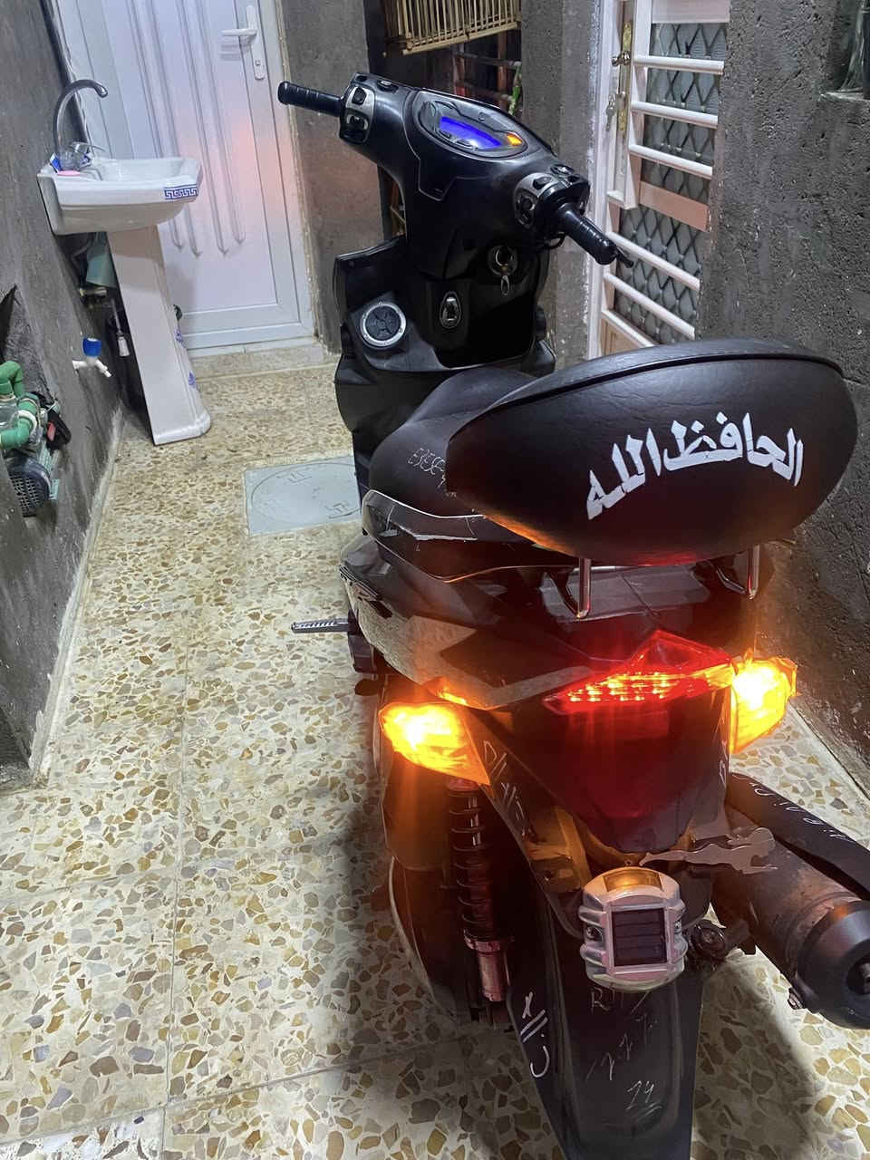 السلام عليكم شباب 
جيتي ار للبيع فقط موديل ٢٠١٦ 

مكينه ؏ وكاله

كفر فيلي ؏ نفطي ختم داخلي

خير من الله ربع متصرف عليها

شلعه معدل الي بالك دشبول ٣ لون

السعر مليون وبيها مجال بسيط
مكاني بغداد البلديات رقمي
***********
