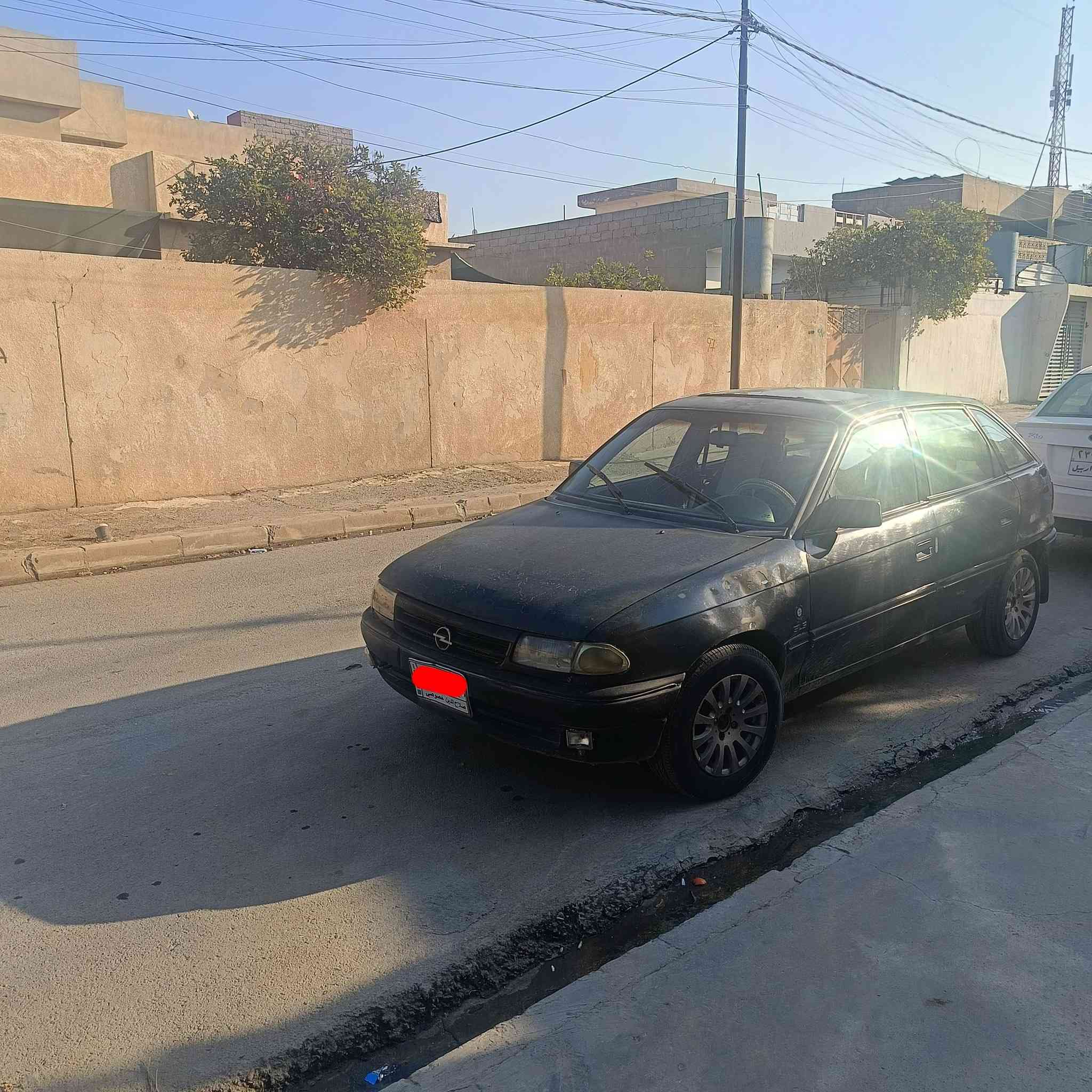 السلام عليكم 
إعادة نشر بسبب الوعود الكاذبه
استرا موديل 93 للبيع
كابون بانزبن 
طخم السياره جديد 
وايرمنيه كاملة
تدفئة شغالة
محرك بيه نفخ حجم 16
السعر 35 بي مجال
رقم صلاح الدين وشرعيها بالموصل شرط التحويل
مصلحه دواير ودوسات
بيع مستعجل للتواصل عالخاص او الاتصال عالرقم ***********
