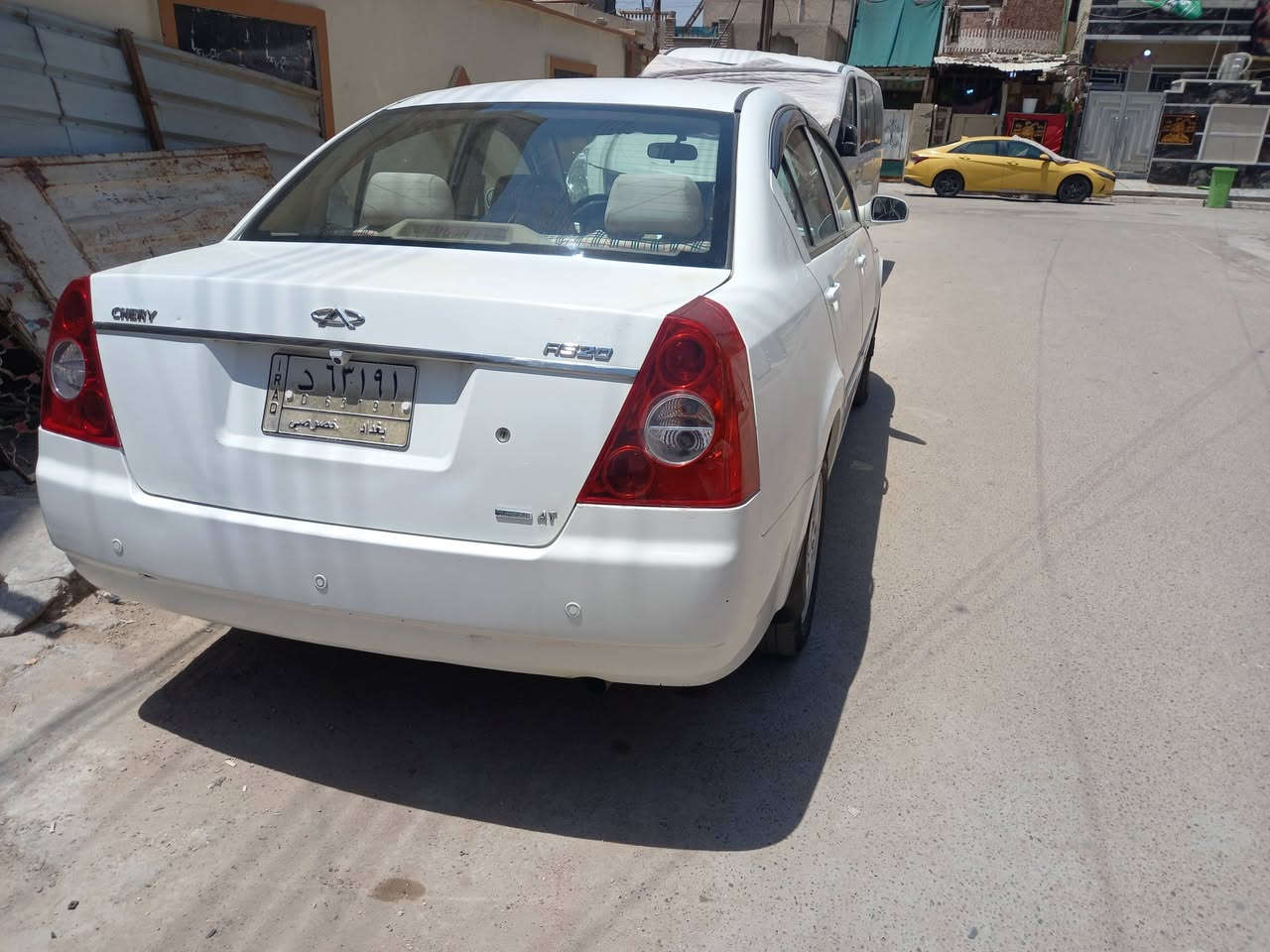 السلام عليكم سيارة E5 موديل 2012سيارة جديد على وضع شركة الكهرباء كلها شغاله تبريد شغال كير مكينه كفالة صدر جديد خلفي أمامي مكاني بغداد الشعب سعره 52 قفل ***********
