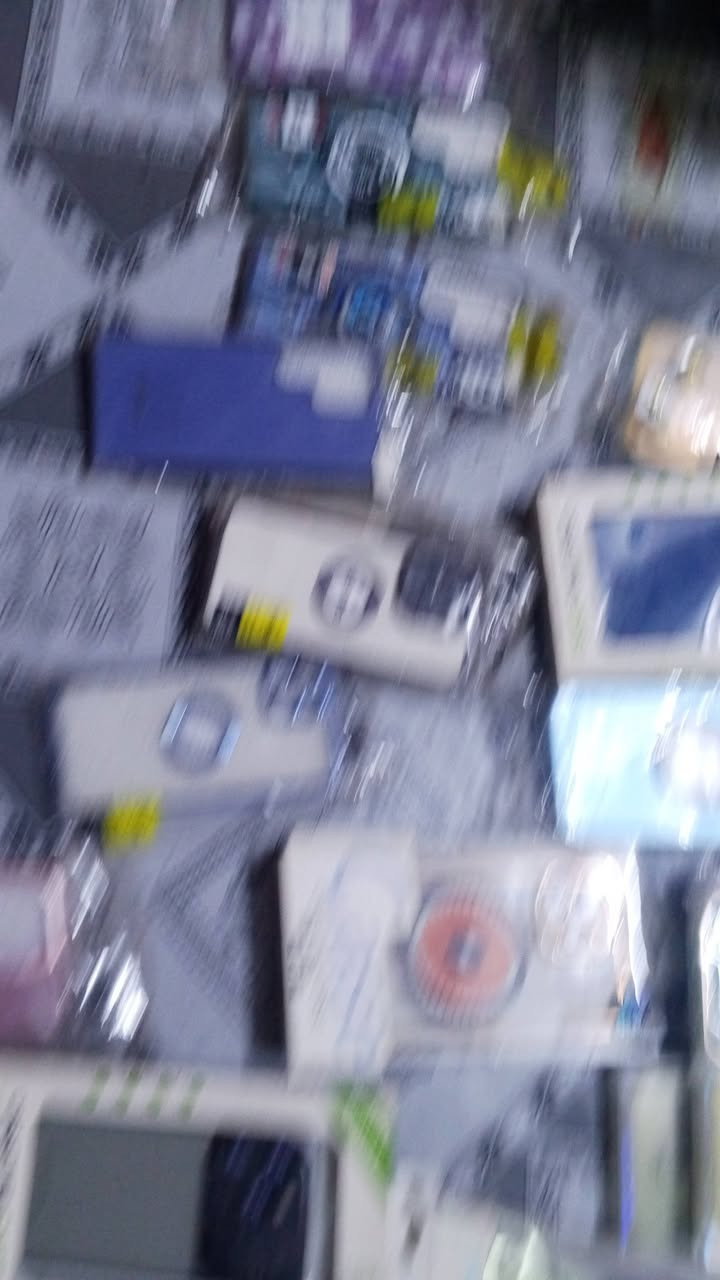بسبب الوعود الكاذبة 

اعاده نشر 

السلام عليكم 

متوفر كفرات العدد 500

100ايفون من 7بلاس الى 15برو ماكس 

والباقي 400مشكل كلكسي هواوي ريلمي ريدمي انفنكس بوكو 

ولواصق العدد 300

المجموع الكلي 800قطعه 

متوفر توصيل جميع المحافظات 🚕🚕 

السعر 🔥 🔥🔥. 120الف توصيل مجاني  

واتساب ***********
