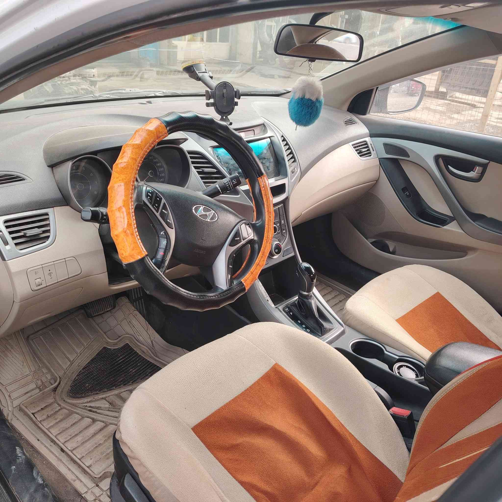 النترا.      16
وارد خليجي مديل 2016
بيهه صبغ جوه قبغ البانزين فقط
محرك 1600 كير بلاد تخم تاير
شاشه وبعد هواي مواصفات
السعر.     ١٢٨
للستفسار ***********
