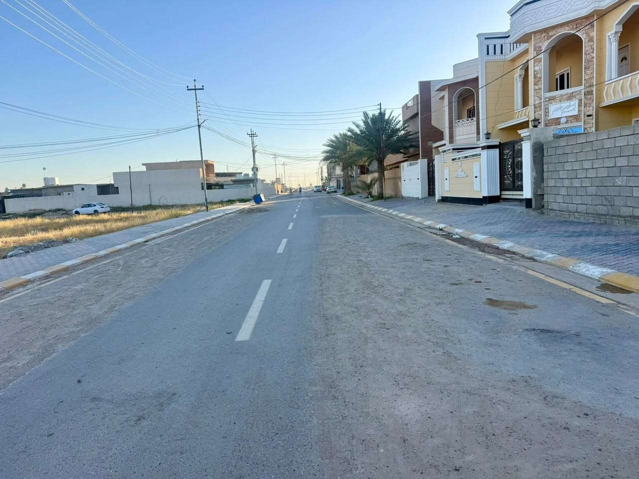 🏡 دار للبيع – طابق واحد
📍 القادسية / قطعة 500

🔹 المساحة: 200م
🔹 الأبعاد: 10×20
🔹 ركن على حديقة
🔹 القطعة بطحية
🔹 على شارعين:
▫️ شارع 20م مبلط
▫️ شارع 15م

✅ يباع قطعة
✅ موقع مميز جداً وراقي
✅ قريب من المجمع الطبي
✅ قريب من جامع القادسية
✅ منطقة متكاملة الخدمات
▫️ ماء
▫️ مجاري
▫️ تبليط

💎 يصلح للسكن الراقي أو للاستثمار المميز
⚡ بيع سريع

📸 نرفق لكم صور الدار

📞 للاستفسار: شركة نصير للعقارات
📍 عنوان الشركة : صلاح الدين – تكريت – القادسية – وسط شارع 500 التجاري

☎️ أرقام الاتصال:
***********
***********
