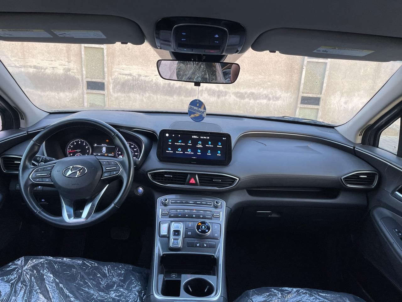 السلام عليكم شباب عندي سنتافية 2023 السيارة مصبوغة عام بدون لوحات مكان السيارة بغداد السعر 140 بيهة مجال الاستفسار على الرقم ***********
