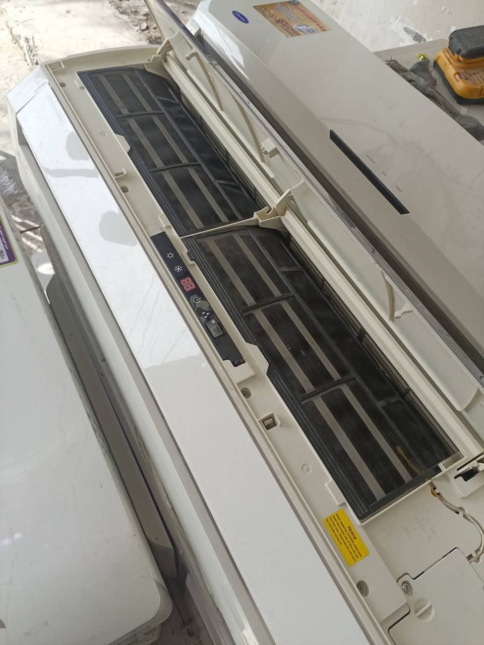 سلام عليكم 
سبالت للبيع العدد 2 نوع ¹( توسوت ) ²( كارير الامريكي )
حجم 2 طن (24000) وحدة حرارية 
كامل ملحقات ستاند و ريمونت اصلي 
نظيفات ومغسولات + بواري جدد + وايرات جدد 
سعر الواحد ب370 وبي مجال ضمان اسبوع 
***********//*********** يوجد واتس آب 
 عنوان كربلاء حي الغدير يوجد توصيل و تنصيب
