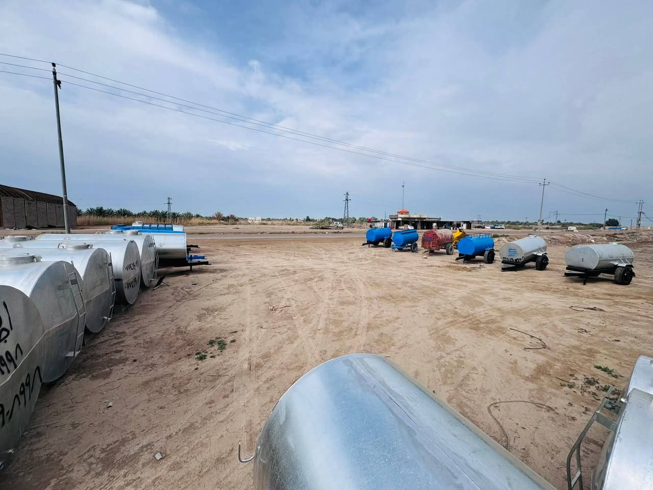 مقطورات والخزانات بكافت الحجام  والتانكيات للبيع مغلون درجه اولى دنكير تاير 22 شاصي بلادي السعه 5000 او 3500

المكان الشوملي قرب السريع الدولي على الشارع العام قرب المحطه البهاء مدخل الشوملي

للاتصال على الارقاخد***********

توجد خدمات توصيل لكافه المحافظات
