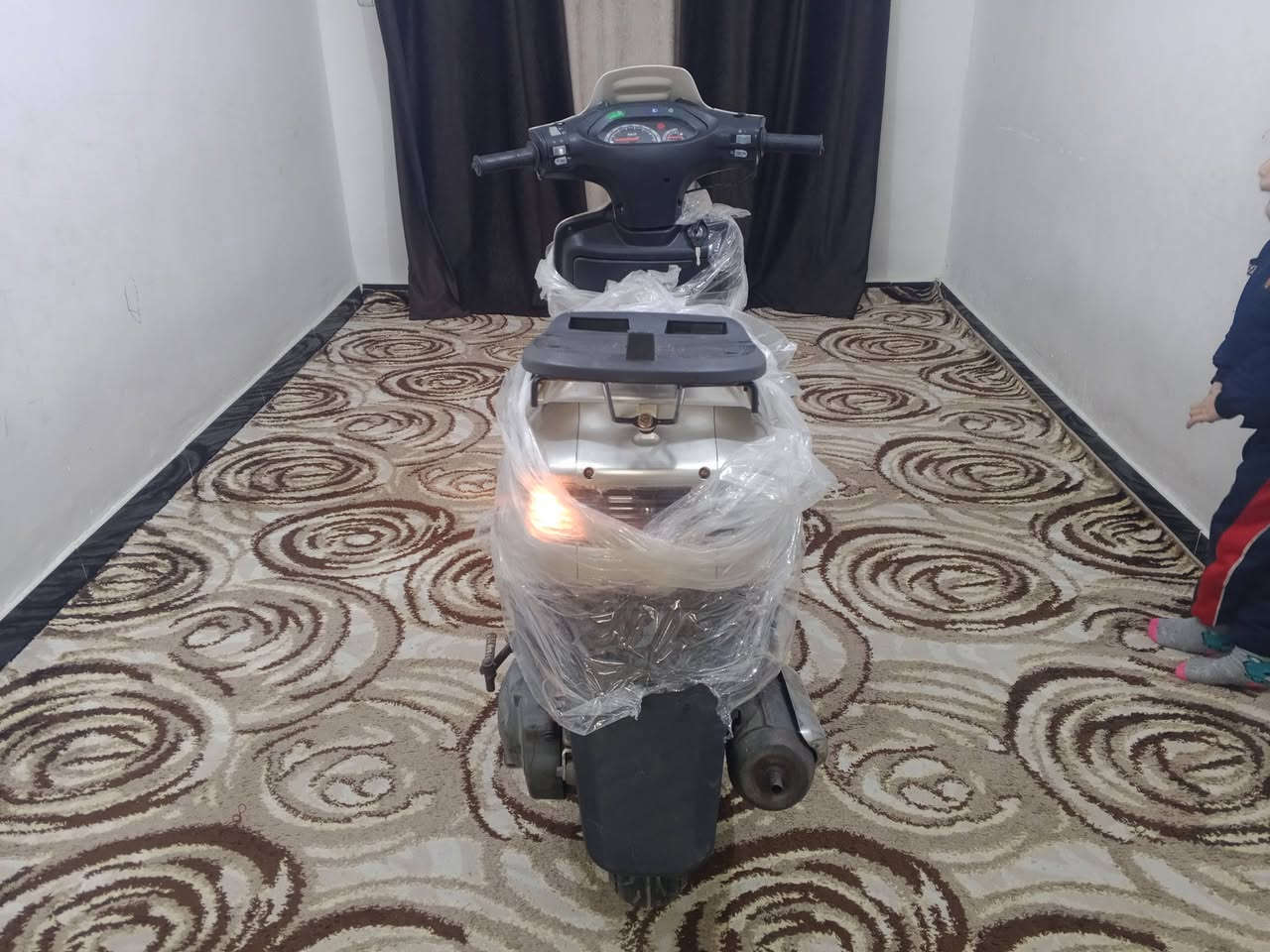 دراجه حاويه كلش نظيفه محتاز واريد ابيع كل حاويه هذا رقمي ***********
