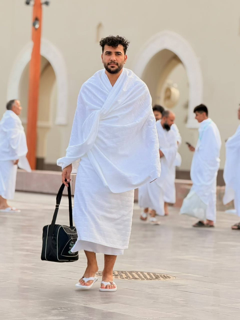 لحظات الإحرام… بداية الرحلة الروحية التي تعانق فيها القلوب أبواب الرحمة.
نسأل الله أن يكتب لنا ولكم عمرةً مقبولة وخطواتٍ مباركة نحو بيته الحرام.
#حملة_العمرةالقادمةبتاريخ 25 #صفرذكرى_شهادةرسول_الله 
🚩 مكتب : ميسان/***********
🚩مكتب البصرة : ***********
للتواصل معنا عبر: الواتساب /فيس بوك/انتسغرام 

🚩 فروعنا الوحيده:
1_  ميسان / شارع دجله/ قرب سوق ممتاز
2_البصرة /حمدان مقابل مدارس هادي الأمين ألاهلية
