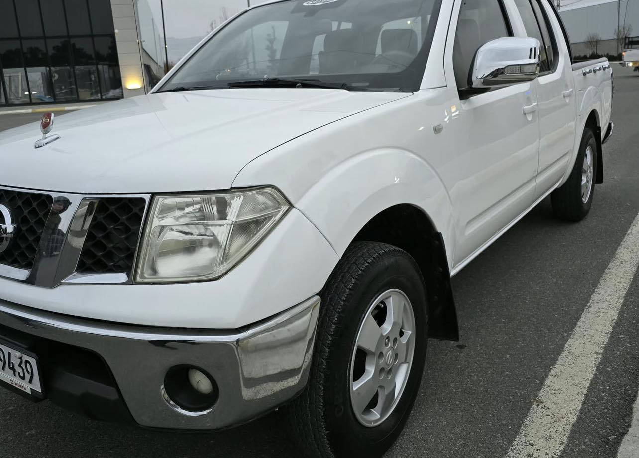 ئۆتۆمبێل: نیسان ناڤارا 2009

گێڕو مەکینە بەشەرت نەکراوەتەوە 
سەرف و دوکەڵ و بوخاری نیە 

ســــعر $ یەک کۆمێنـت بکە راســـتەوخۆ بــۆ دێـــت🟢

چوارتایەی لۆک ،سپێری دانەگیراوە
 هەرسێک سویچی شەریکەی ماوە 
سەنەوی بەسەر نەچووە ڕەقەم باریک 
شوخت و چاڵو ساردی نیە 
کەمێک بۆیاخی هەیە ڕەسمی سۆنەرەکەیم داناوە 

ژمارەی خاوەن سەیارە:👇
***********
***********
