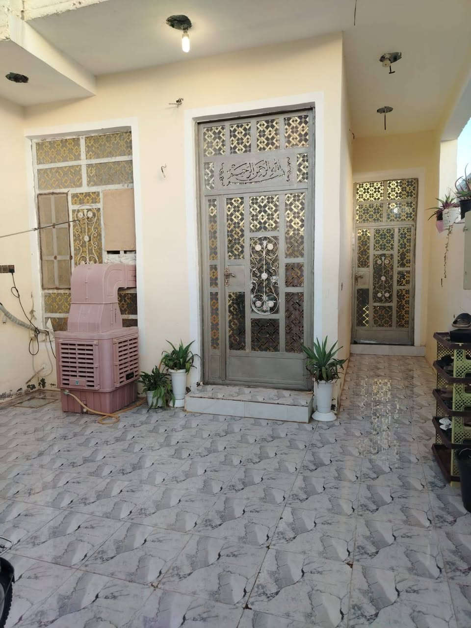 بيت ١٠٠ متر طابقين الأول كامل والثاني لحد السقف التحرير الحولي زراعي محمد ليله أميري على الشارع التبليط ت*********** والخاص مفتوح
