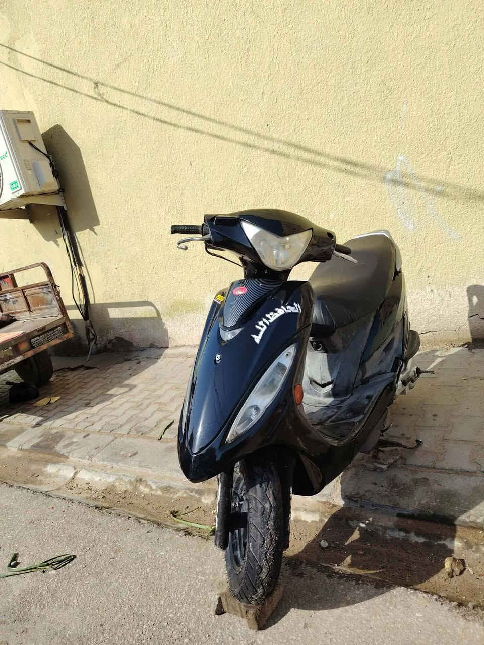 سلام عليكم دراجه كامكو جي 4 نظيفه.دراجه نظيفه وكل شيء ما بيها كلها شغاله..دراجه كل نقص ما بيها.محرك ما مفتوح.السعر 550 وبيها مجال.مكان نجف.***********
