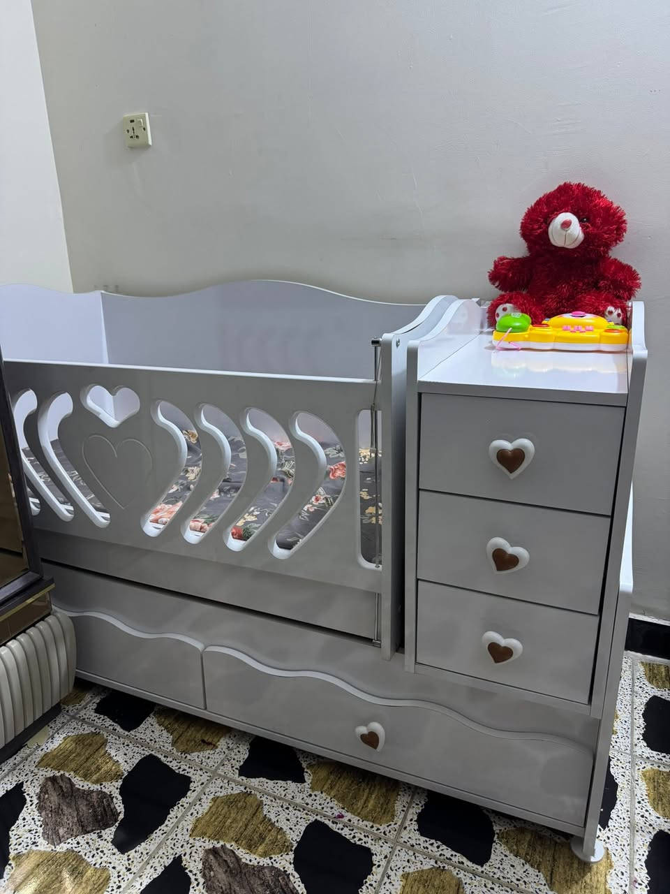 سلام عليكم جربايه للبيع لحد عمر خمس سنوات الله شاهد نضيفه كلش سعره ١٢٥وبيه مجال ***********
