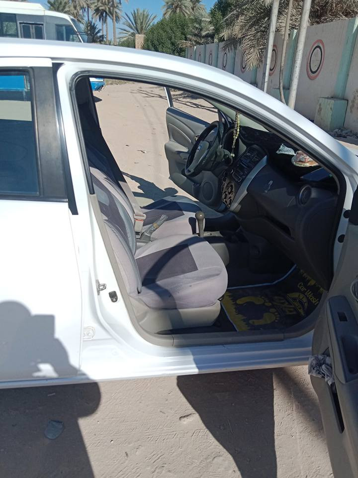 سلام عليكم
نيسان صني هندي سياره مكفوله بيه بارد بالجاملغ الامامي قليل 
موديل 2020
السعر 108 وبيه مجال حك جيه 
رقم ***********
