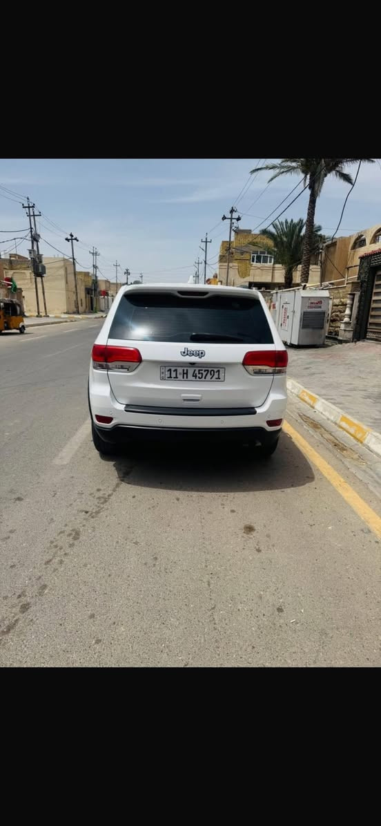 للبيع جيب 2019خليجي رقم بغداد دولي بسمي هزة جديد تحويل مباشر سيارة بيها جاملغ امامي مبدل وكاله شرط صار بيه شخط وبدلته وكالة نفس اللون 100‎%‎ والباقي كفالة ع سونار مكينة كير تخم تاير حدادية 100‎%‎مال جناي استخدم شخصي ماشية 125Km فتحة حساس كامرة تشغيل عن بعد فول موصفات زراك لايت مبرمجه السياره مراوح وفتح سرعةشرط الف متصرف عليها العنوان واسط  للاستفسار ***********    ***********
