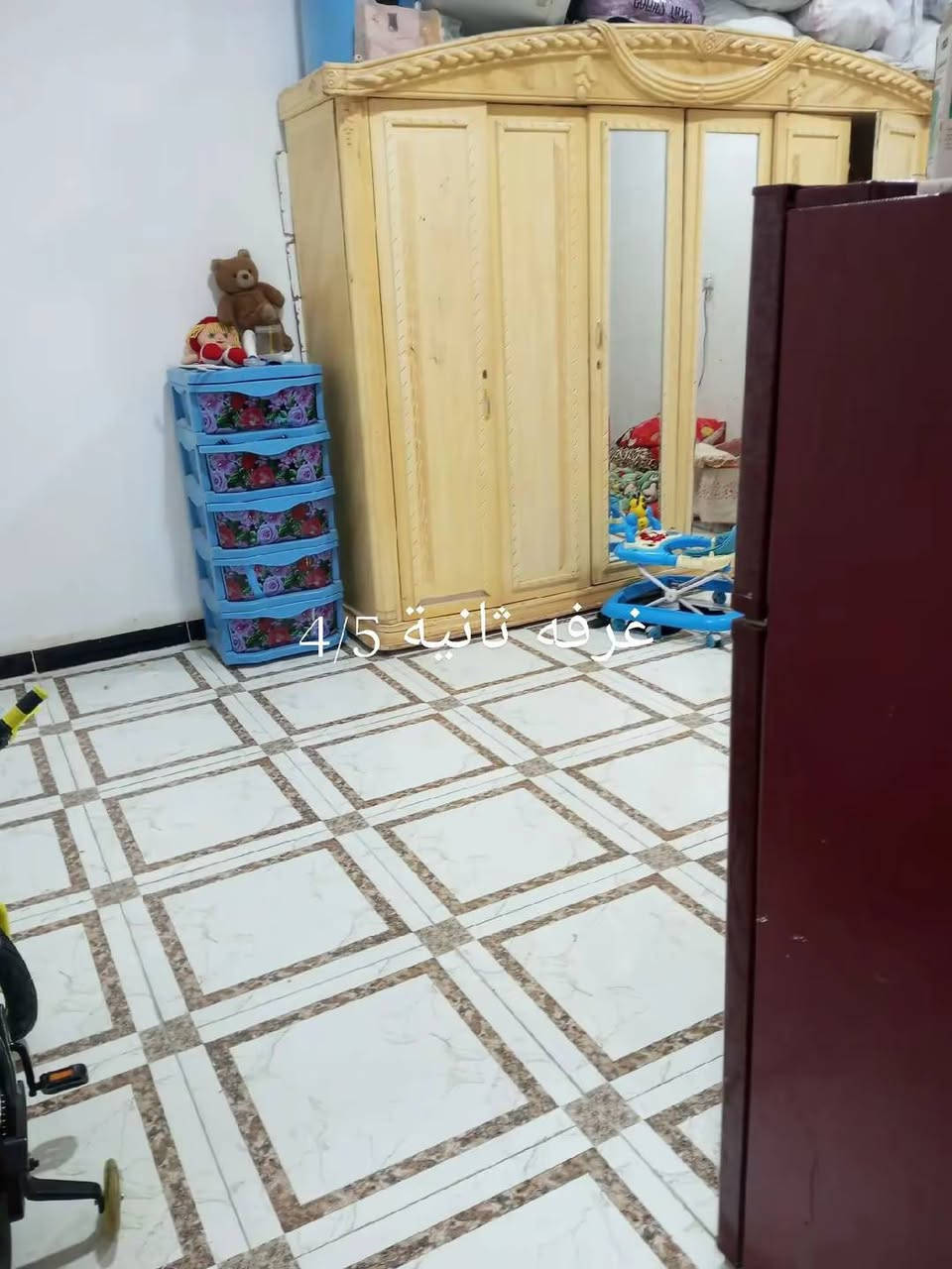 دار للبيع جزيره شارع اليوبه قريب من مدرسه الفاح الهلية ٣١٠متريتكون من ٣غرف وديوانية  وهول وموزع وكليدور مناور عدد2حمام شرقي وغربي تواليت خارجي كراج يشيل سيارتين حديقه كلش جبيره طابوزراعي مشتري من ابوالرض نفسه طابو زراعي سند 23 بناء درجه اولى شيش كله ابو16صطح سويته بساقله سعر١٣٨قابل للتفاوض هاتف ***********
