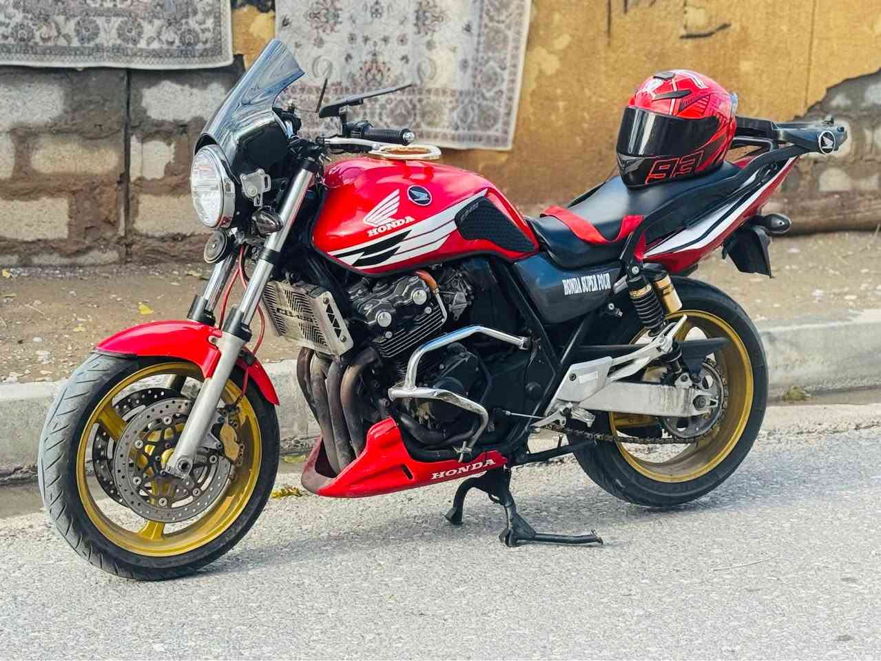 سەرتە بەناوی خوا ئەو ٤٠٠ سوپارەمەن هەیە بۆفرۆشتن ماڵەکە بەرچاوە وەسفی ناوێت تایە بۆ تایە بەشەرت کەپسە ٢٠٠٧  کابرێتەیە ماتۆرەکە جایەزە ڕۆنی مۆتوڵ تاخم پلاک نەقسی نیە سەحری ٢٢ مەجال شوێن هەولێر موشتری نی بێزارمان مەکە لەگور ڕێزم أربيل, العراق


**إذا كنت صاحب هذا الإعلان وتريد حذفه لأي سبب، رجاءا أرسل رسالة إلى الدعم الفني**