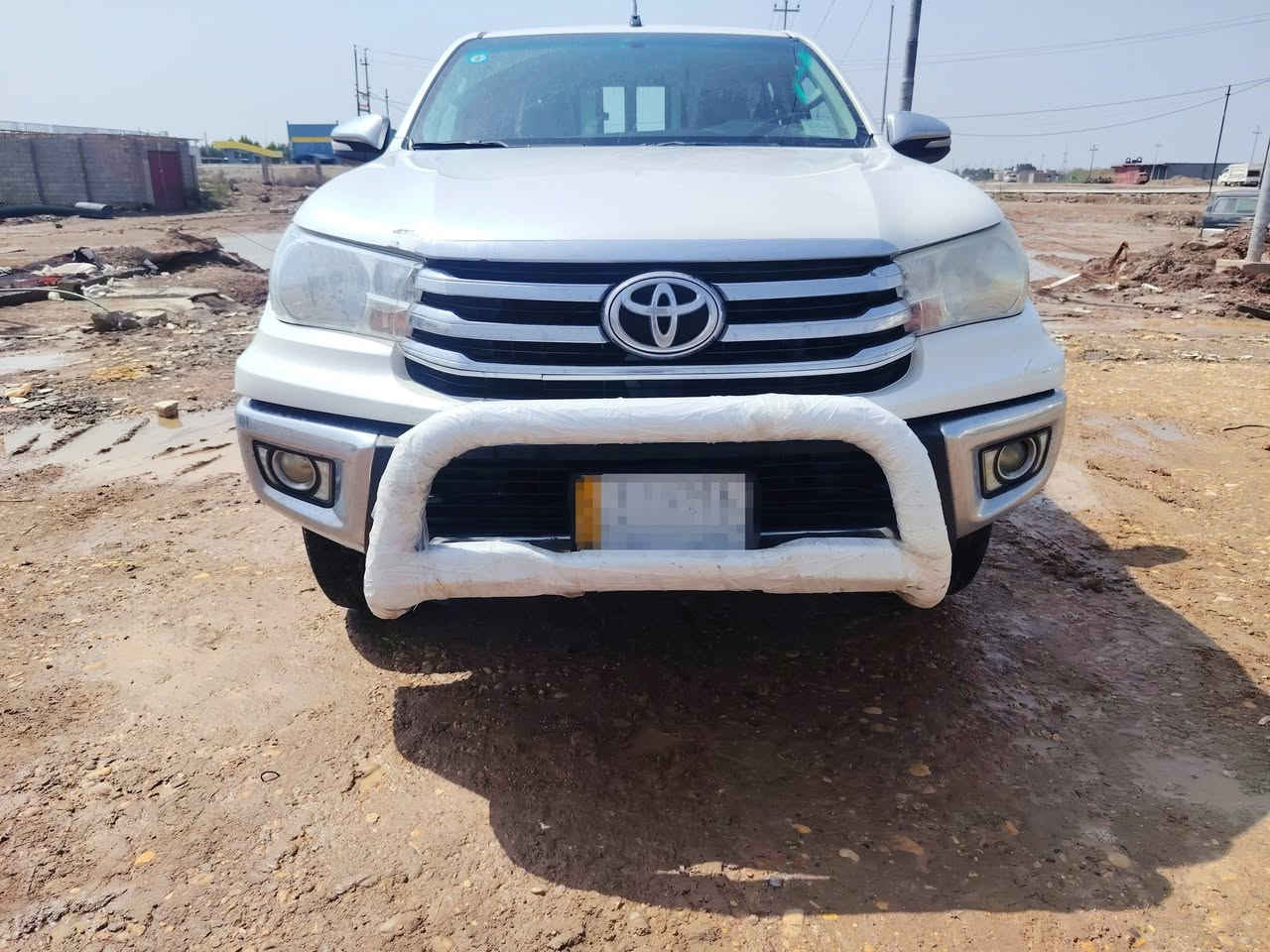 السلام عليكم هايلوكس للبيع فور ويل  سعودي موديل 2016 اوتوماتيك  بصمه   كفاله عامه من الضربة والصبغ والتبديل ترهم مراوس  سنويه اورقم انكليزي  هزه جديده  بسمي تحويل مباشر مكان السياره قظاء الفجر للاستفسار الاتصال على الرقم  ***********
