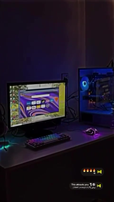 بيع تجميعة بي سي قيمنق متكاملة (PC Gaming Setup) بحالة ممتازة 🔥
السلام عليكم شباب، للبيع تجميعة حاسبة قيمنق متكاملة مع كامل ملحقاتها، الحاسبة نظيفة جداً وشغالة وما بيها أي نقص، وجاهزة للألعاب القوية والمونتاج.
المواصفات الكاملة (Specifications):
 المعالج (CPU): AMD RYZEN 5 3600 (3.6GHz / 32M Cache, 6 Cores / 12 Threads)
 المبرد (CPU Fan): FAN CPU AMD AIR (المبرد الأصلي)
 المذربورد (Motherboard): M.B ASUS B450M-A PRIME AMD
 كارت الشاشة (GPU): GIGABYTE GTX 1650 LOW PROFILE OC D6 (4GB GDDR6)
 الرامات (RAM): CRUCIAL 16GB (2x8GB) DDR4 3200MHz
 التخزين السريع (SSD): LEXAR SATA 128 GB (للنظام وإقلاع سريع)
 الهارد (HDD): TOSHIBA 1.0 TB 7200 RPM SATA (لخزن الألعاب والملفات)
 الباور سبلاي (Power Supply): FSP HYPER K 600W 85%
 الكيس (Case): XIGMATEEK GAMING X ARCTIC 3FAN WHITE (كيس أبيض مميز مع 3 مراوح تبريد وإضاءة RGB)
الملحقات المشمولة بالبيع:
 شاشة سامسونج (Samsung Monitor).
 كيبورد ميكانيكي مدمج (RGB Mechanical Keyboard) باللون الأبيض والأخضر المينت.
 ماوس قيمنق RGB متناسق مع الكيبورد.
 سماعة رأس قيمنق (Gaming Headset) باللون الأبيض مع قاعدة إضاءة.
ملاحظات إضافية:
 الحاسبة مفرمتة ومنصب عليها ويندوز جديد وجاهزة للاستخدام المباشر.
 الأداء ممتاز في ألعاب مثل (GTA V / FiveM, Fortnite, PUBG) وغيرها.
📌 السعر: [مليون وميه]
📌 المكان: [بغداد]
📌 للتواصل: الخاص مفتوح أو الاتصال على الرقم: [***********]
