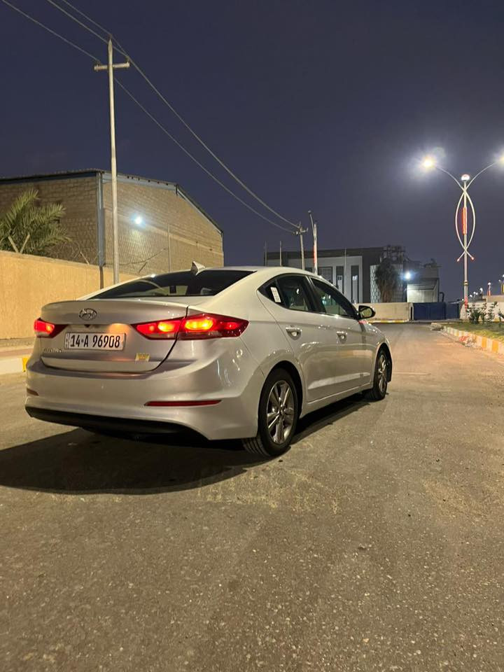 النترا 2017 وارد امريكي 
مكينه 2000 دوش، كير AT المرغوب
الحادث : تبديل قبق الجنطه نفس اللون + صبغ الباب الايمن الخلفي والدوسه فقط البجم كبس بلادي بدون ايرباك بدون دواخل 
حداديه بحاله جيده وعليها ادامه كامله للمحرك 
السيارة نضيفة بحالة ممتازة ماشيه 130
كير محرك بحالة جيد جداً 
شاشة كبيرة 
كامرة دوارة 
مانع انزلاق
3 انظمه قياده
تحكمات ستيرن
مانع انزلاق
صندوك ريمونت
تبريد ثلج
كروس سرعة تحكم جهتين 
لدات 
ويل كروم
رقم انكليزي الجديد تحويل ثاني يوم
باقي مواصفات الالنترا معروفة
السعر 120 وبيه مجال بسيط
مكاني الناصريه مركز 
رقم الهاتف ***********
